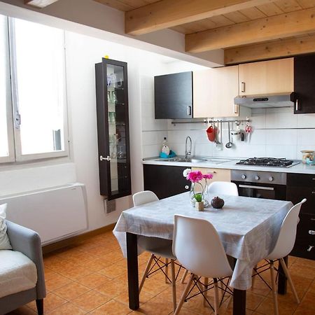 Porta Galliera Apartment โบโลญญา ภายนอก รูปภาพ